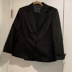 Evan Piccone suit